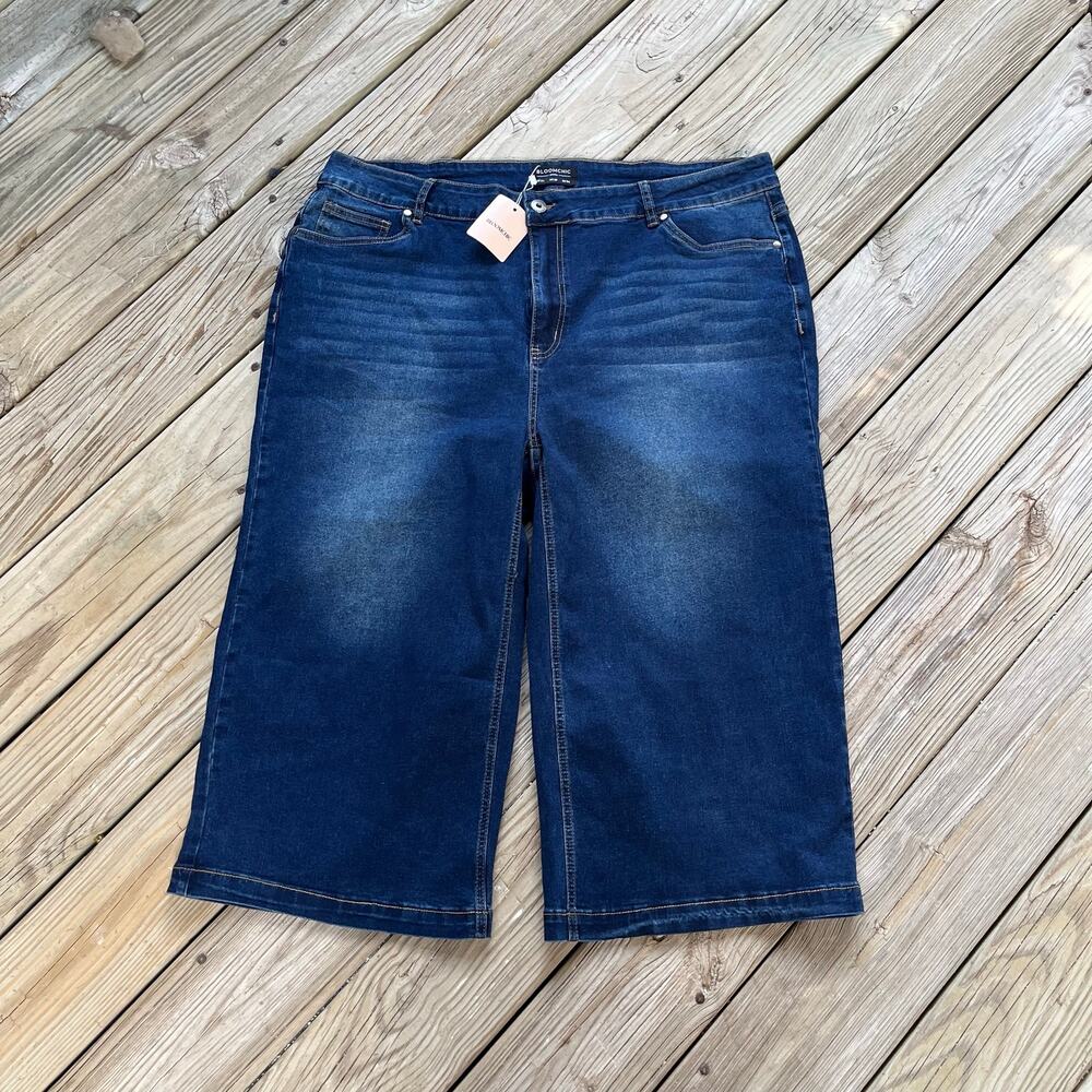 Bloomchic Women's Dark Wash Wide Leg Cropped Jeans Size 24. NEW!